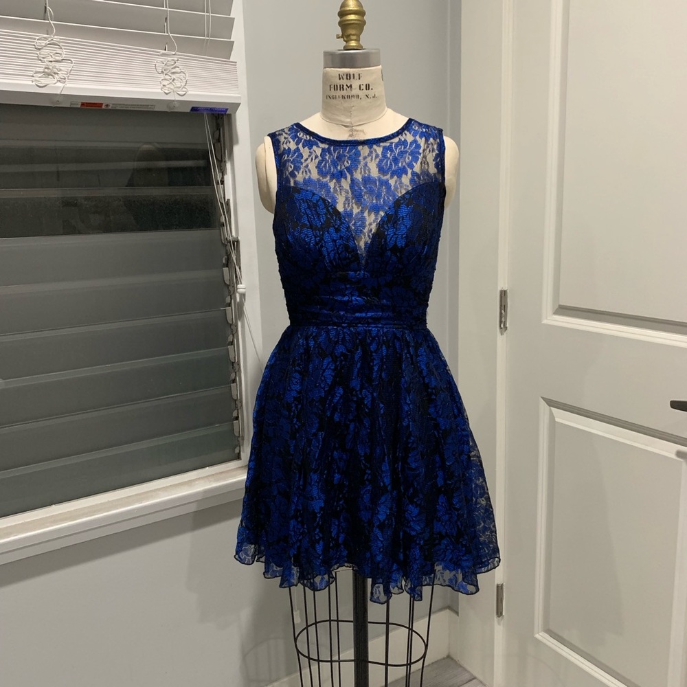 Blue Floral & Lace Formal Dress SMALL